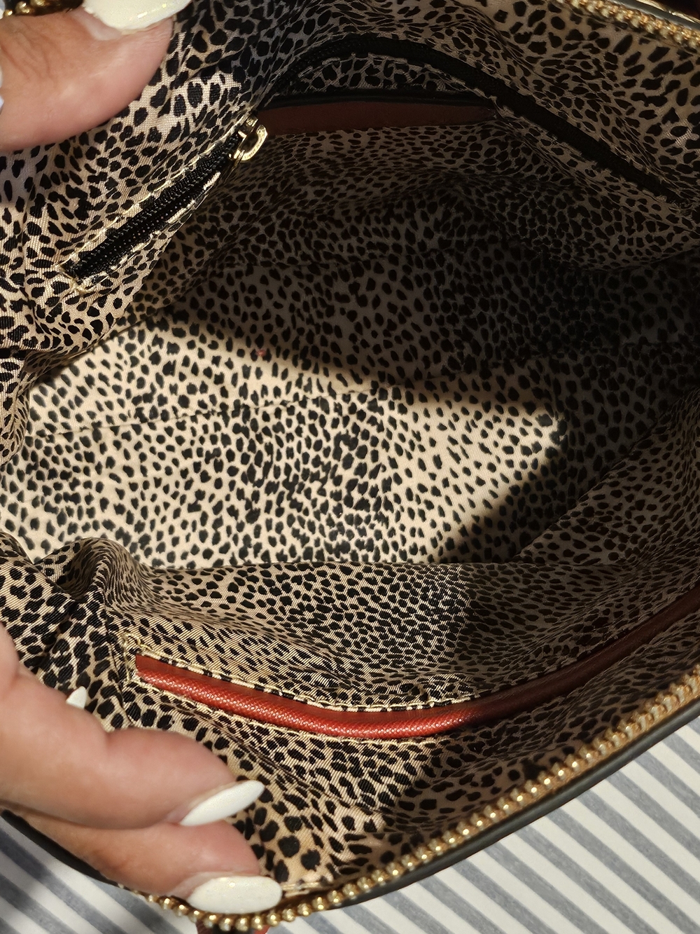 Leopard Print Satchel Handbag with Red Trim - Picture 3 of 8